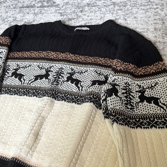 Reindeer Rob Winter Sweater - Picture 2 of 8